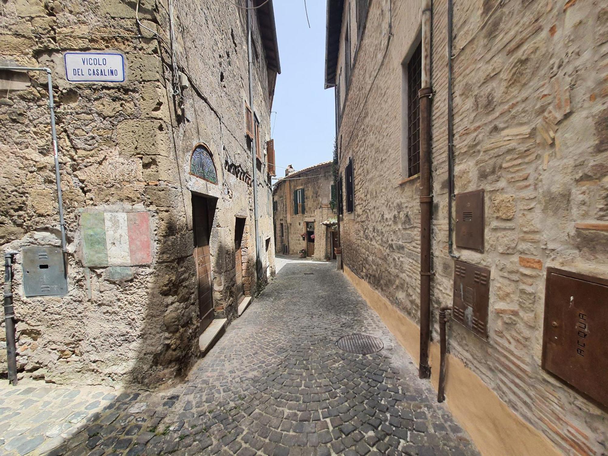 Historic In The Village With Panoramic Views