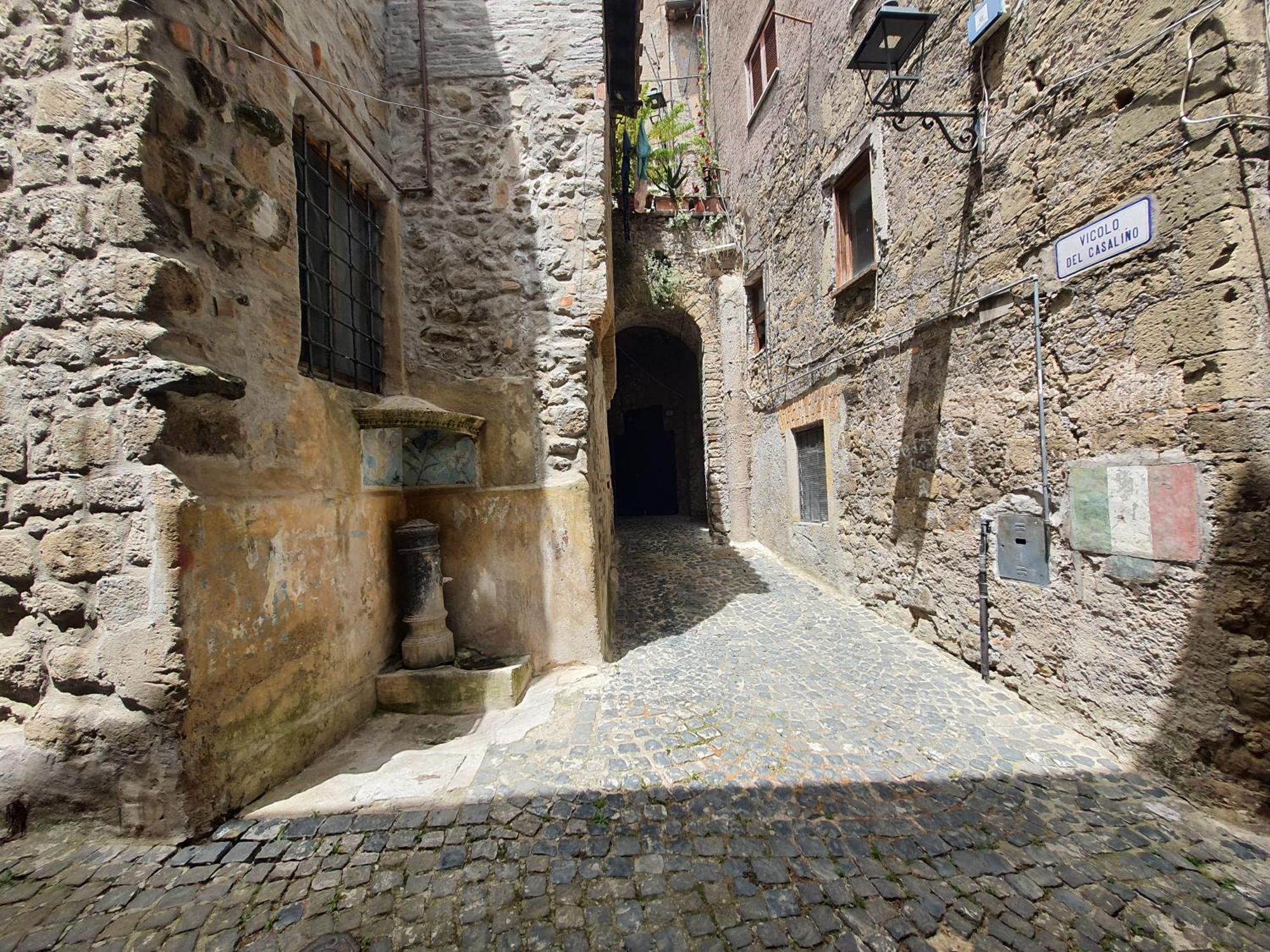 Historic In The Village With Panoramic Views Appartamento